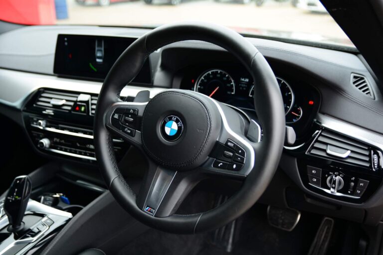 BMW 5 Series 2.0 520d M Sport Saloon 4dr Diesel Auto Euro 6 (s/s) (190 ps)
