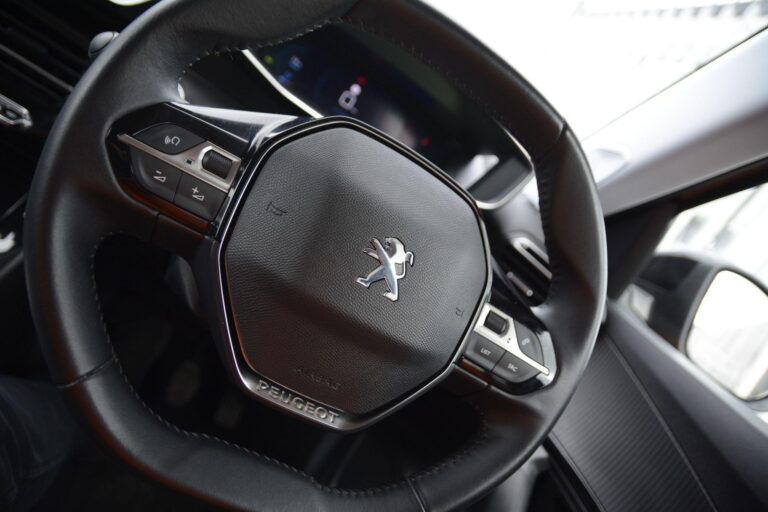 Peugeot 2008 1.2 PureTech Allure Premium Euro 6 (s/s) 5dr