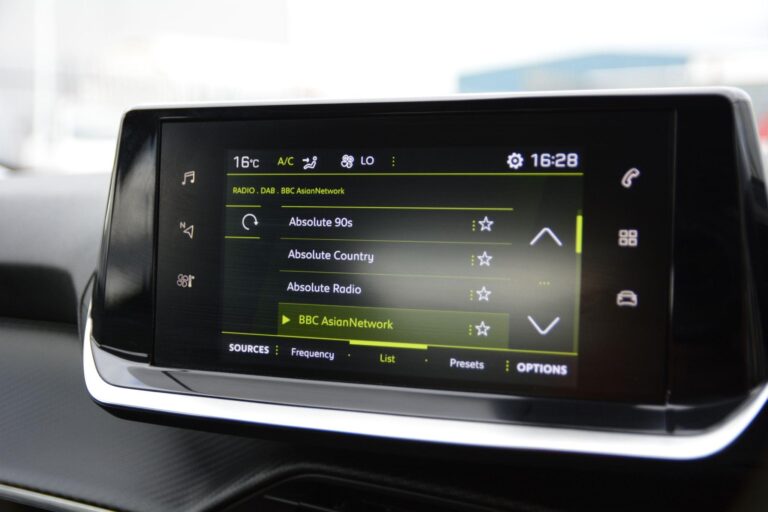 Peugeot 2008 1.2 PureTech Allure Premium Euro 6 (s/s) 5dr