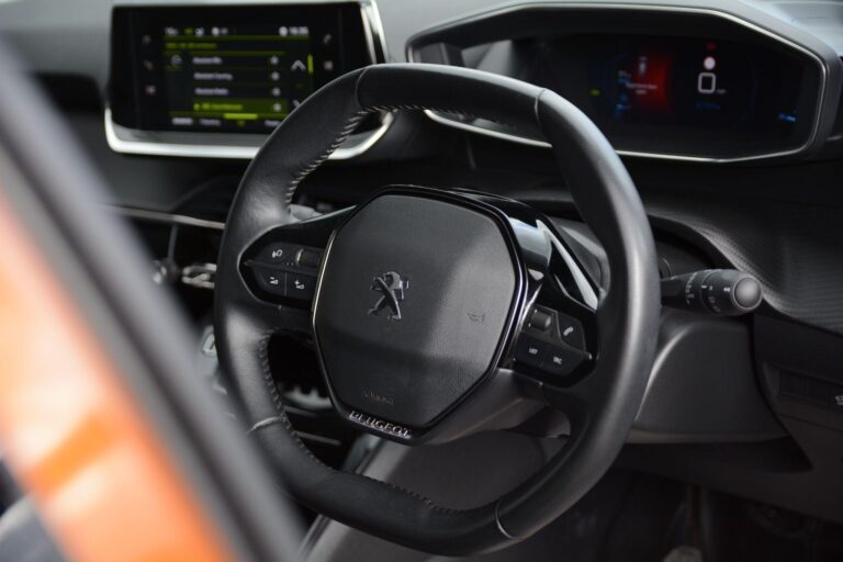 Peugeot 2008 1.2 PureTech Allure Premium Euro 6 (s/s) 5dr