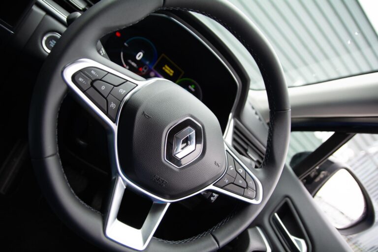 Renault Captur 1.6 E-TECH 9.8kWh techno Auto Euro 6 (s/s) 5dr