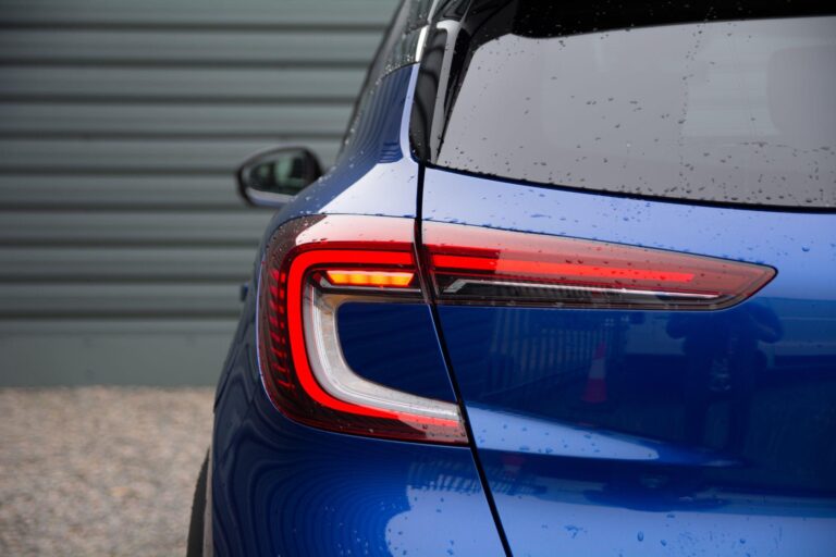 Renault Captur 1.6 E-TECH 9.8kWh techno Auto Euro 6 (s/s) 5dr