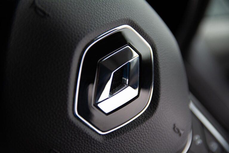 Renault Captur 1.6 E-TECH 9.8kWh techno Auto Euro 6 (s/s) 5dr