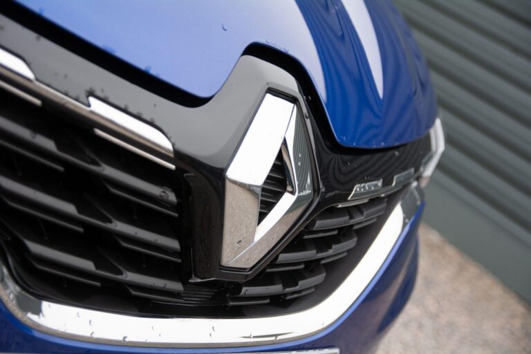 Renault Captur 1.6 E-TECH 9.8kWh techno Auto Euro 6 (s/s) 5dr