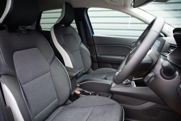 Renault Captur 1.6 E-TECH 9.8kWh techno Auto Euro 6 (s/s) 5dr