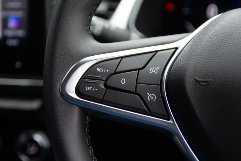 Renault Captur 1.6 E-TECH 9.8kWh techno Auto Euro 6 (s/s) 5dr