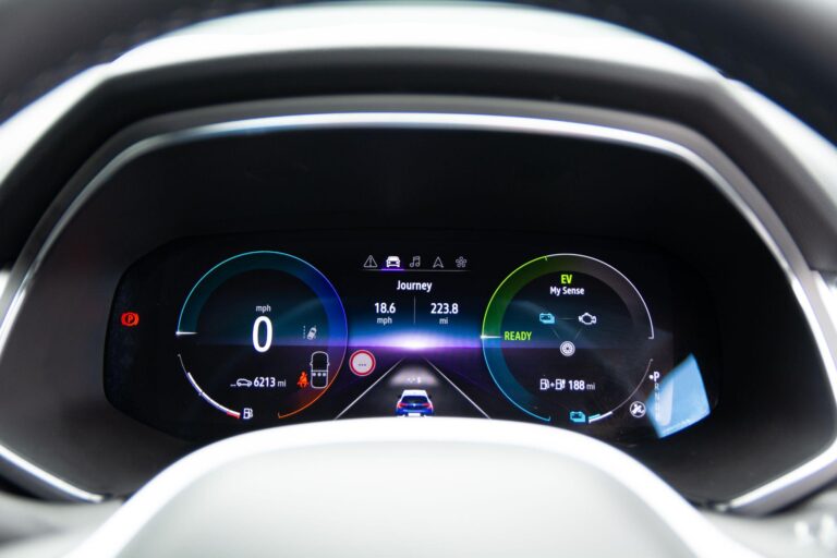 Renault Captur 1.6 E-TECH 9.8kWh techno Auto Euro 6 (s/s) 5dr