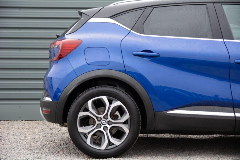 Renault Captur 1.6 E-TECH 9.8kWh techno Auto Euro 6 (s/s) 5dr