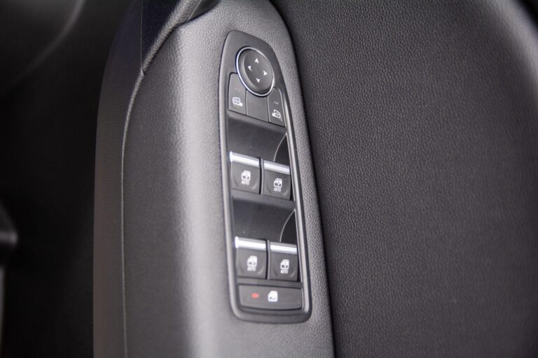 Renault Captur 1.6 E-TECH 9.8kWh techno Auto Euro 6 (s/s) 5dr