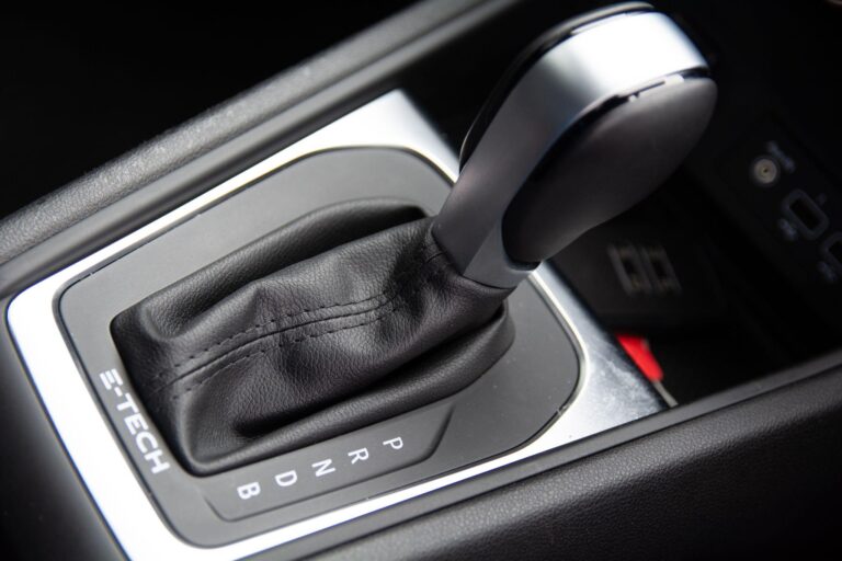 Renault Captur 1.6 E-TECH 9.8kWh techno Auto Euro 6 (s/s) 5dr