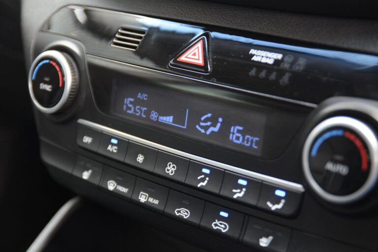 Hyundai TUCSON 2.0 CRDi Premium Auto 4WD Euro 6 (s/s) 5dr