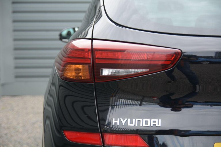 Hyundai TUCSON 2.0 CRDi Premium Auto 4WD Euro 6 (s/s) 5dr