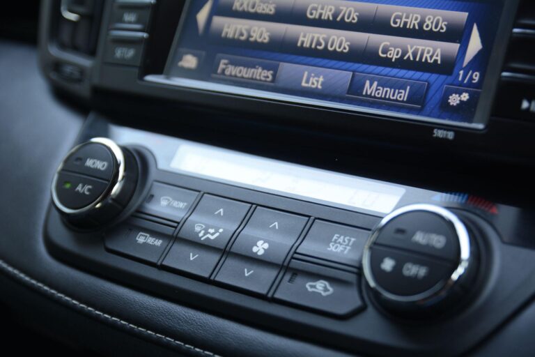 Toyota RAV4 2.0 V-Matic Icon CVT 4WD Euro 6 (s/s) 5dr (Safety Sense, SNav)