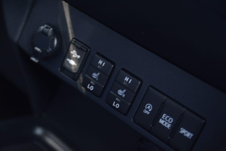 Toyota RAV4 2.0 V-Matic Icon CVT 4WD Euro 6 (s/s) 5dr (Safety Sense, SNav)