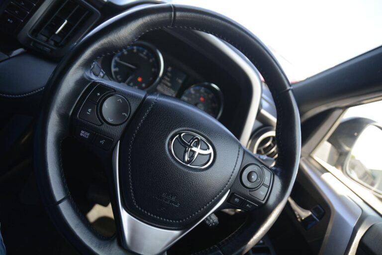 Toyota RAV4 2.0 V-Matic Icon CVT 4WD Euro 6 (s/s) 5dr (Safety Sense, SNav)