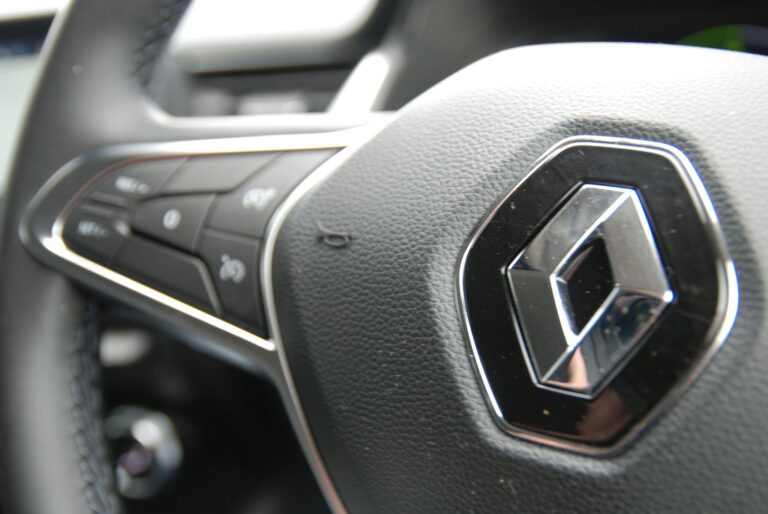 Renault Captur 1.6 E-TECH techno Auto Euro 6 (s/s) 5dr