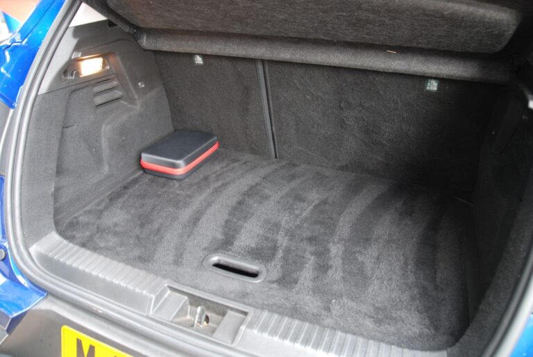 Renault Captur 1.6 E-TECH techno Auto Euro 6 (s/s) 5dr