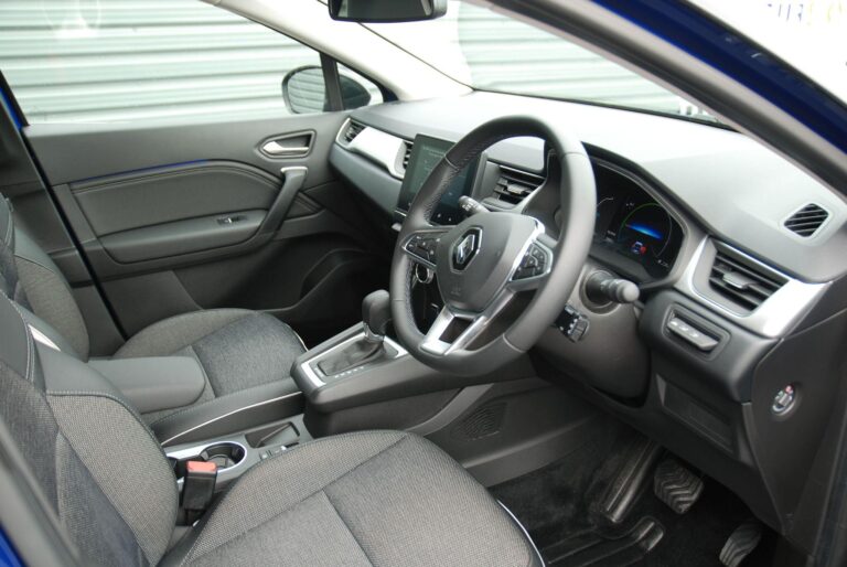 Renault Captur 1.6 E-TECH techno Auto Euro 6 (s/s) 5dr