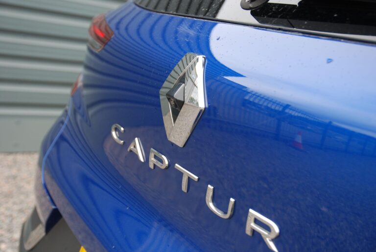 Renault Captur 1.6 E-TECH techno Auto Euro 6 (s/s) 5dr