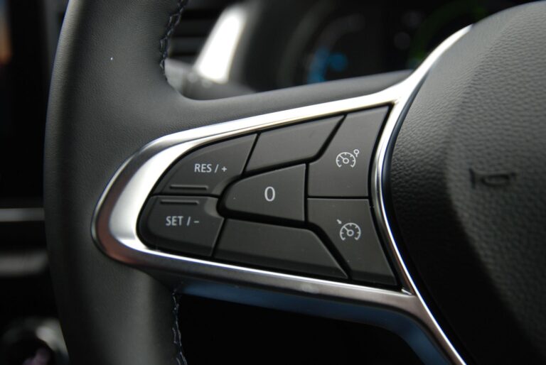 Renault Captur 1.6 E-TECH techno Auto Euro 6 (s/s) 5dr