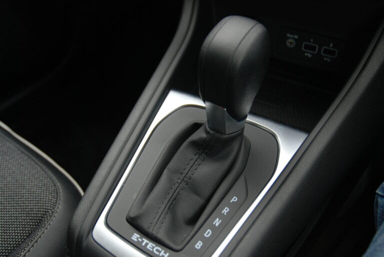 Renault Captur 1.6 E-TECH techno Auto Euro 6 (s/s) 5dr