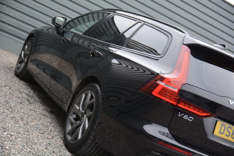 Volvo V60 2.0 T4 Momentum Plus Auto Euro 6 (s/s) 5dr