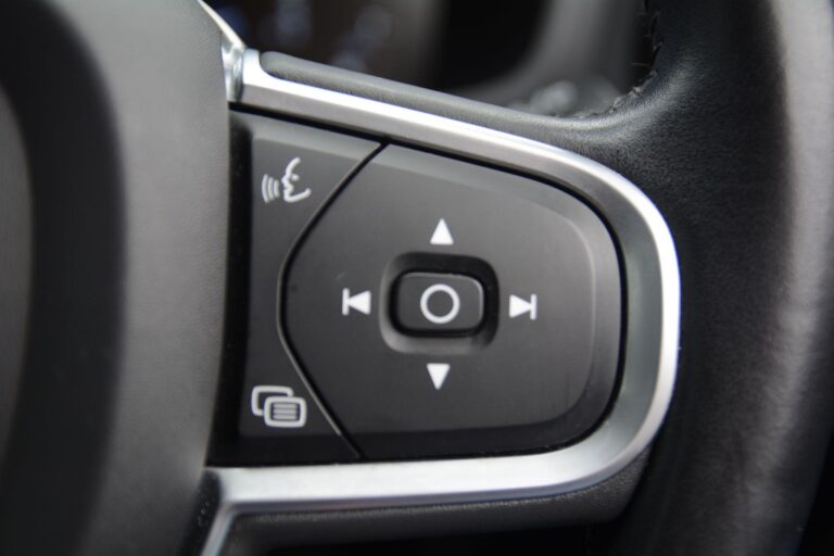 Volvo V60 2.0 T4 Momentum Plus Auto Euro 6 (s/s) 5dr