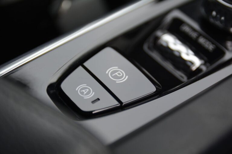 Volvo V60 2.0 T4 Momentum Plus Auto Euro 6 (s/s) 5dr