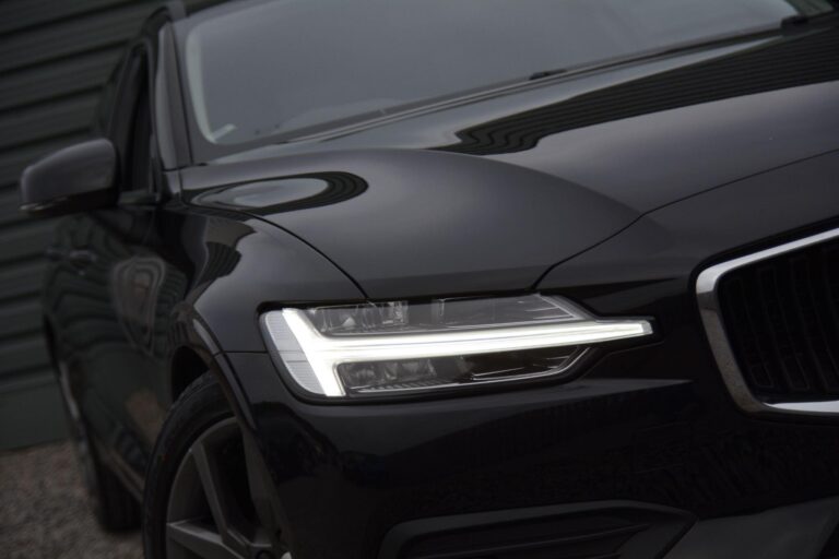 Volvo V60 2.0 T4 Momentum Plus Auto Euro 6 (s/s) 5dr