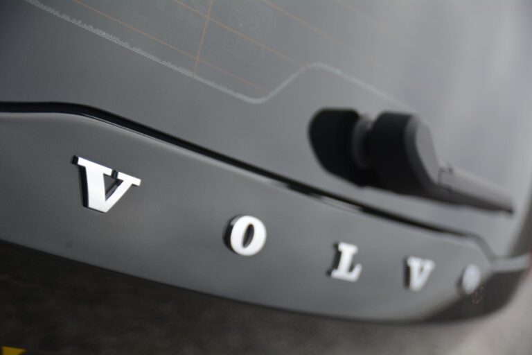 Volvo V60 2.0 T4 Momentum Plus Auto Euro 6 (s/s) 5dr