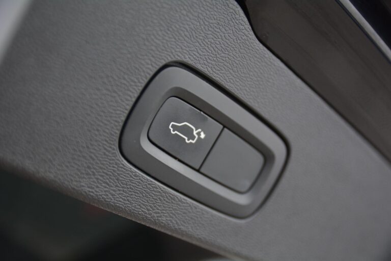 Volvo V60 2.0 T4 Momentum Plus Auto Euro 6 (s/s) 5dr