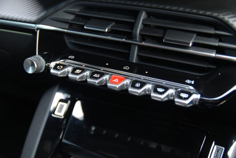 Peugeot 2008 1.2 PureTech GT EAT Euro 6 (s/s) 5dr