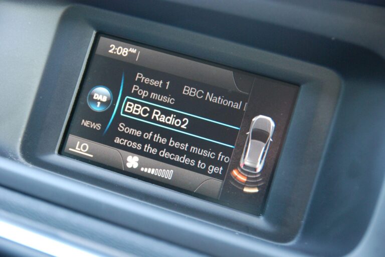 Volvo V40 Cross Country 1.5 T3 Auto Euro 6 (s/s) 5dr