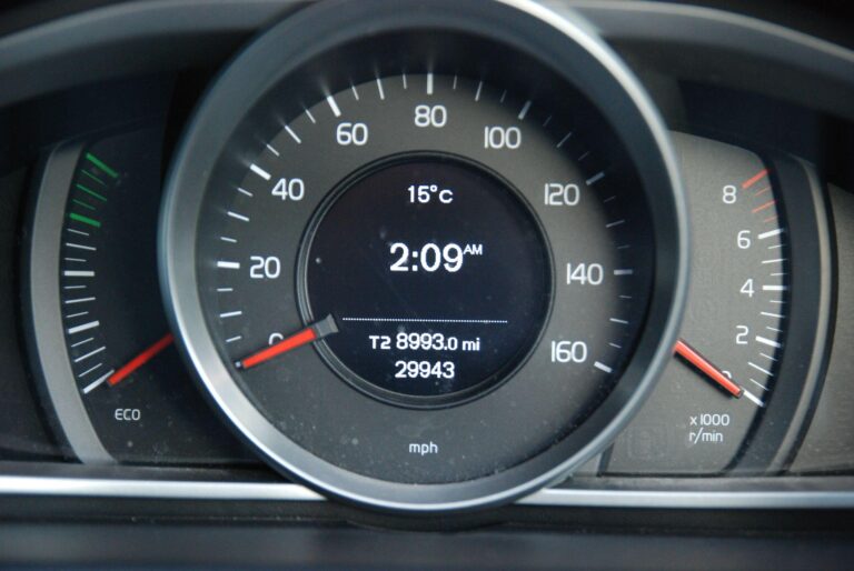 Volvo V40 Cross Country 1.5 T3 Auto Euro 6 (s/s) 5dr