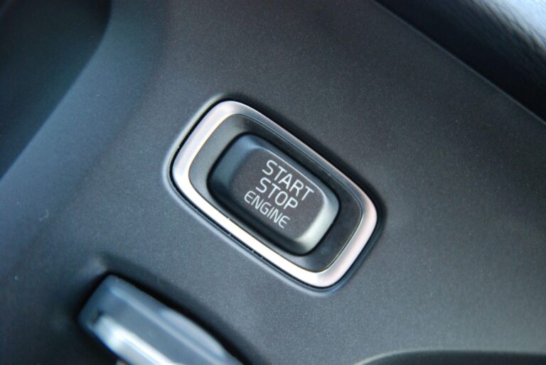 Volvo V40 Cross Country 1.5 T3 Auto Euro 6 (s/s) 5dr