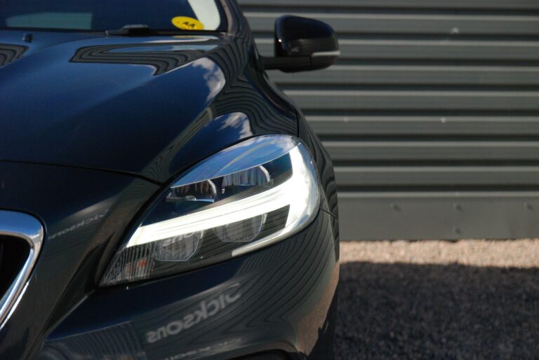 Volvo V40 Cross Country 1.5 T3 Auto Euro 6 (s/s) 5dr