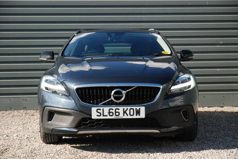 Volvo V40 Cross Country 1.5 T3 Auto Euro 6 (s/s) 5dr
