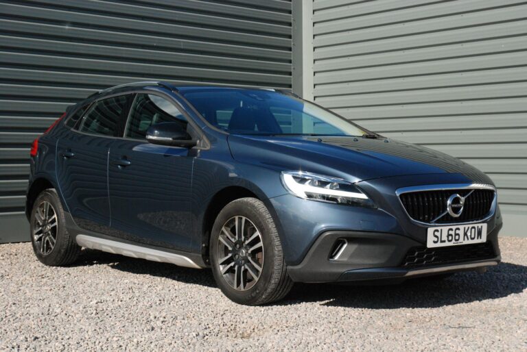 Volvo V40 Cross Country 1.5 T3 Auto Euro 6 (s/s) 5dr