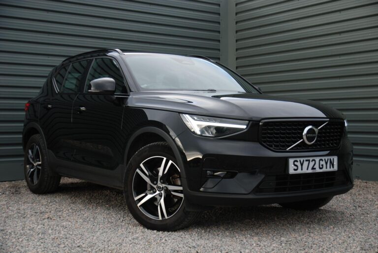 Volvo XC40 2.0 B3 MHEV Plus SUV 5dr Petrol Hybrid DCT Auto Euro 6 (s/s) (163 ps)