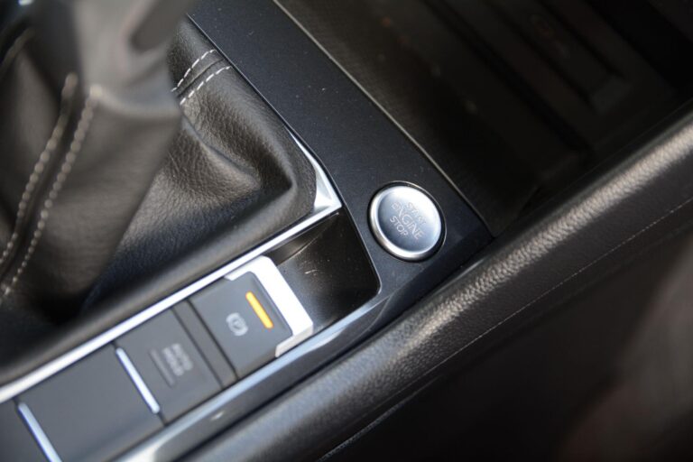 Volkswagen Tiguan 2.0 TDI R-Line DSG 4Motion Euro 6 (s/s) 5dr