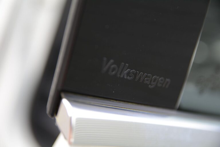 Volkswagen Tiguan 2.0 TDI R-Line DSG 4Motion Euro 6 (s/s) 5dr