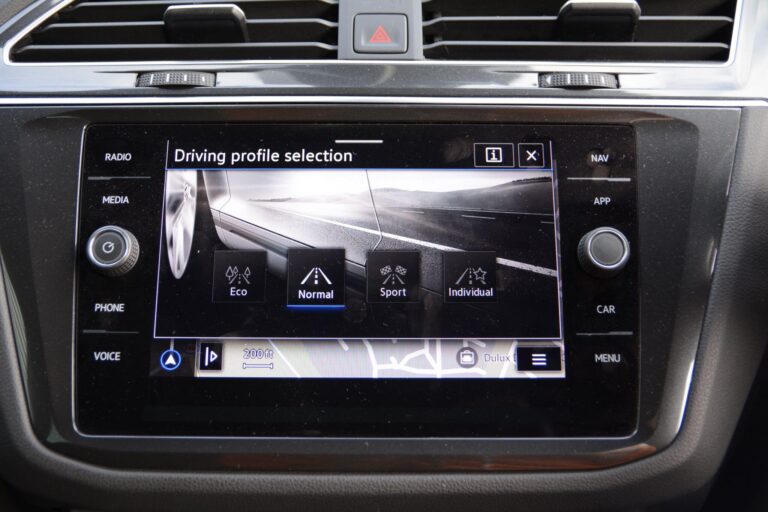 Volkswagen Tiguan 2.0 TDI R-Line DSG 4Motion Euro 6 (s/s) 5dr