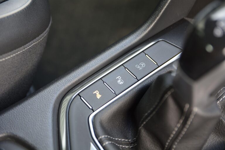 Volkswagen Tiguan 2.0 TDI R-Line DSG 4Motion Euro 6 (s/s) 5dr