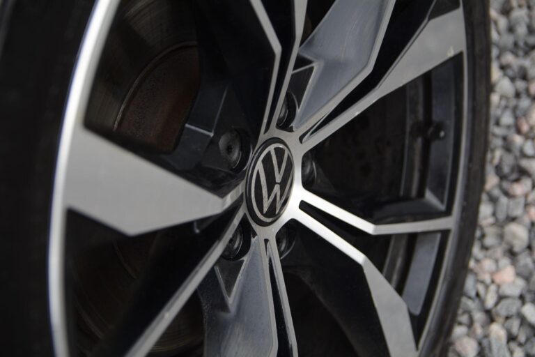 Volkswagen Tiguan 2.0 TDI R-Line DSG 4Motion Euro 6 (s/s) 5dr