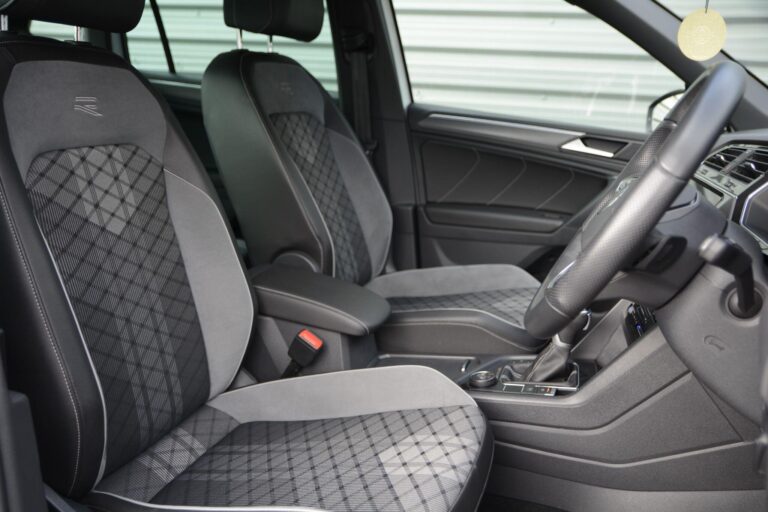 Volkswagen Tiguan 2.0 TDI R-Line DSG 4Motion Euro 6 (s/s) 5dr