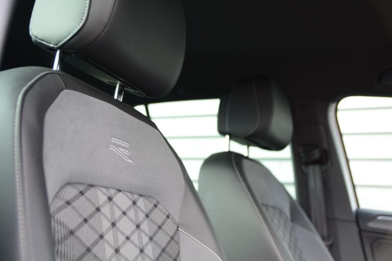 Volkswagen Tiguan 2.0 TDI R-Line DSG 4Motion Euro 6 (s/s) 5dr