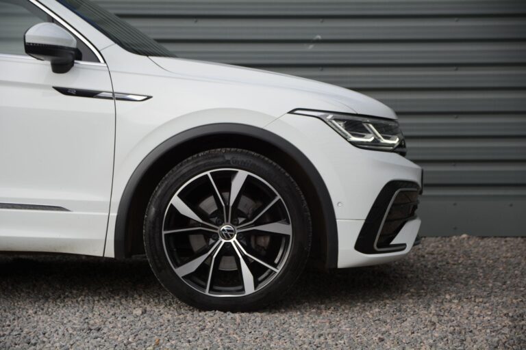 Volkswagen Tiguan 2.0 TDI R-Line DSG 4Motion Euro 6 (s/s) 5dr