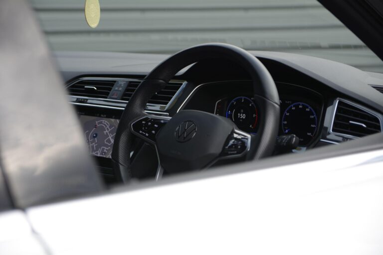 Volkswagen Tiguan 2.0 TDI R-Line DSG 4Motion Euro 6 (s/s) 5dr