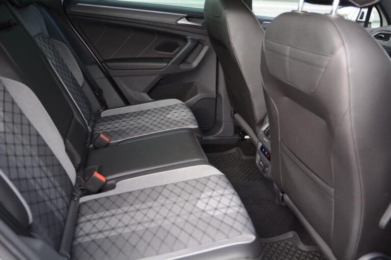 Volkswagen Tiguan 2.0 TDI R-Line DSG 4Motion Euro 6 (s/s) 5dr