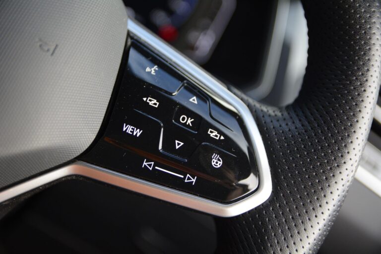 Volkswagen Tiguan 2.0 TDI R-Line DSG 4Motion Euro 6 (s/s) 5dr